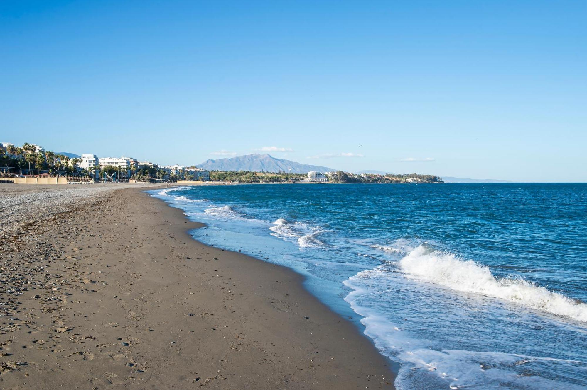 Los Aticos Estepona Exterior photo